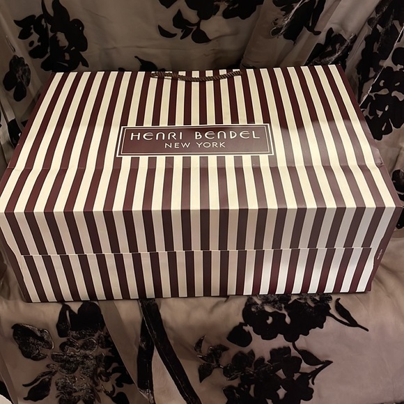 Henri Bendel | Shopping Bag | EUC | 16” x 12” x 5.5” - Picture 6 of 9